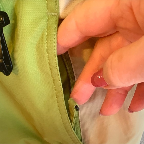 Columbia Coat, with Hood, Youth Size 10/12, Green and Ivory - Picture 6 of 16